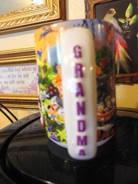 BEAUTIFUL 3-D WALT DISNEY WORLD MUG - GRANDMA ON HANDLE